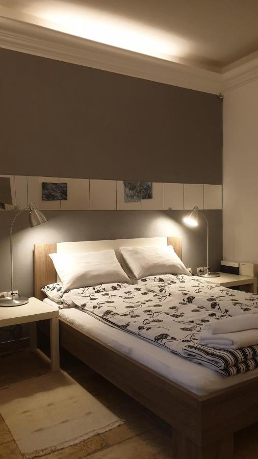 Apartmani N.May'S 카를로바츠 외부 사진
